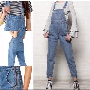mom overalls levis